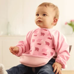 Bibetta Slabbetje UltraBib® Met Raglanmouwen Nijlpaard -Lief En Klein bibetta slabbetje ultrabib met raglanmouwen nijlpaard a335480 4