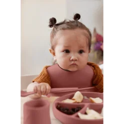 Everyday Baby Siliconen Slabbetje Opvouwbaar, Nature Rood -Lief En Klein everyday baby siliconen slabbetje opvouwbaar nature rood a344180 1