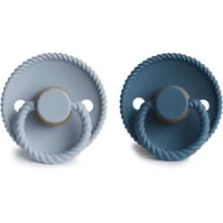 FRIGG Fopspeentouw Latex Ocean Bekijk/ Powder Blauw 0-6 Maanden, 2 Stuks -Lief En Klein frigg fopspeentouw latex ocean bekijk powder blauw 0 6 maanden 2 stuks a397859 2