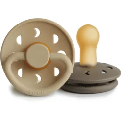 FRIGG Soother Moon Phase Latex Croissant/Portobello 6-18 Maanden, 2 Stuks.