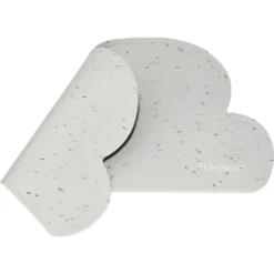 KINDSGUT Place Mat Cloud, Confetti In Lichtgrijs -Lief En Klein kindsgut place mat cloud confetti in lichtgrijs a325055 2