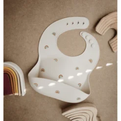 Mushie Silicone Slabbetje Regenboog -Lief En Klein mushie silicone slabbetje regenboog a399446 2