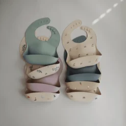 Mushie Siliconen Slabbetje Kersen Beige -Lief En Klein mushie siliconen slabbetje kersen beige a399440 3