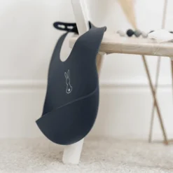 Nattou Siliconen Slabbetje Donkerblauw -Lief En Klein nattou siliconen slabbetje donkerblauw a309508 2