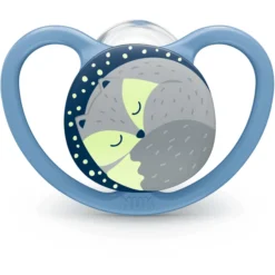NUK Fopspenen Space Night Maat 1, 0 - 6 Maanden Silicone, Vos & Vuurvlieg, 4 Stuks -Lief En Klein nuk fopspenen space night maat 1 0 6 maanden silicone vos amp vuurvlieg 4 stuks a305725 2