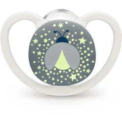 NUK Fopspenen Space Night Maat 1, 0 - 6 Maanden Silicone, Vos & Vuurvlieg, 4 Stuks -Lief En Klein nuk fopspenen space night maat 1 0 6 maanden silicone vos amp vuurvlieg 4 stuks a305725 3