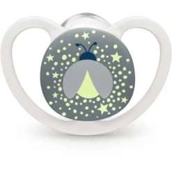 NUK Fopspenen Space Night Maat 3 Siliconen Kat/ Vuurvliegje, 4 Stuks -Lief En Klein nuk fopspenen space night maat 3 siliconen kat vuurvliegje 4 stuks a305702 3