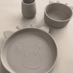 Nuuroo Judi Giraffe Servies Set Van 3, Cobble Stone -Lief En Klein nuuroo judi giraffe servies set van 3 cobble stone a363832 3