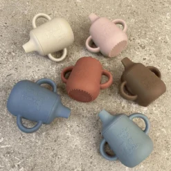 Nuuroo Sippy Beker Aiko 140ml, Woodrose -Lief En Klein nuuroo sippy beker aiko 140ml woodrose a363003 3